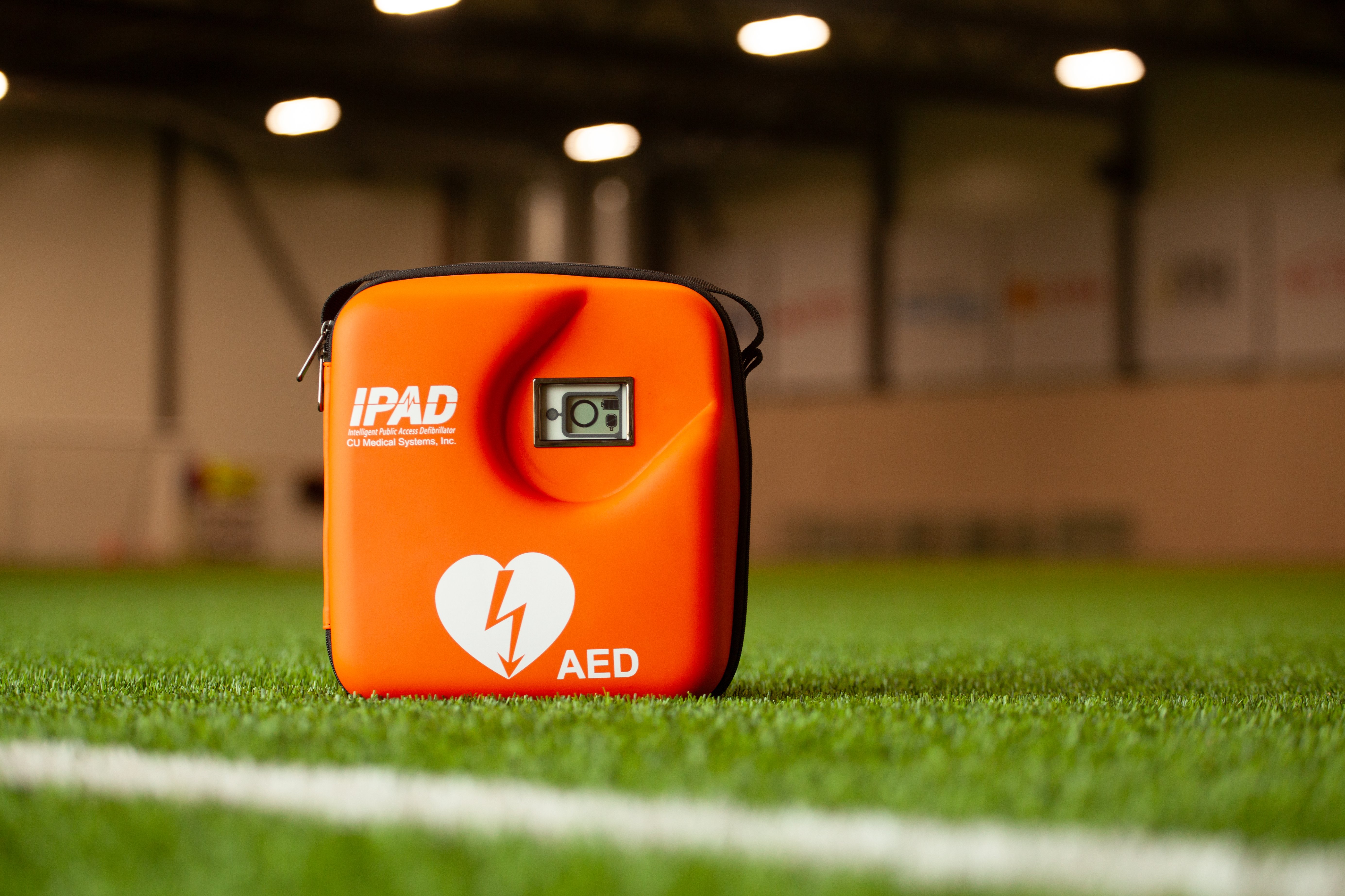 CU Medical iPAD SPR robust hjertestarter med synlig barneknapp, egnet for tøffe arbeidsmiljøer